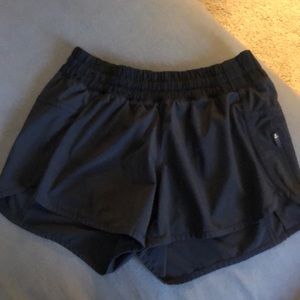Lululemon | Black Tracker 4 Shorts | Size 8